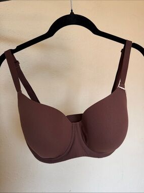 NWT Skims fits everybody full coverage under wire bra size 34DD COCOA brown‎